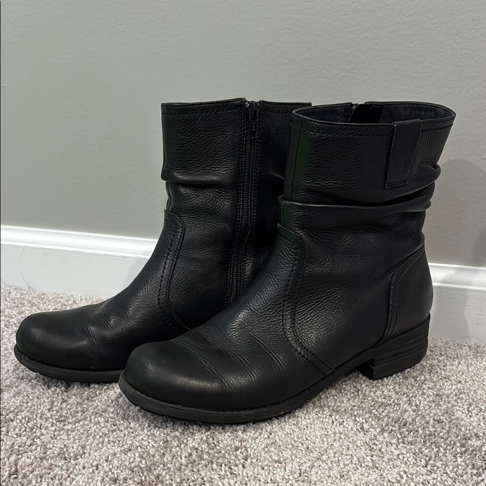 Abeo Black Leather Slouch Ankle Boots with Side Zipper